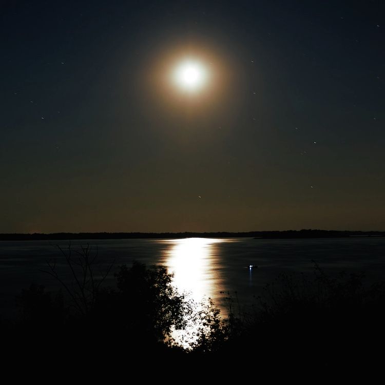 Wie der Mond auf uns wirkt: Erklärung der Mondzyklen