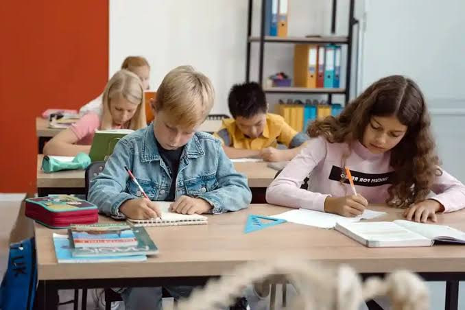 Rekord in Deutschland: Zehntausende Jugendliche brechen die Schule ab Vorbereitet von der Redaktion