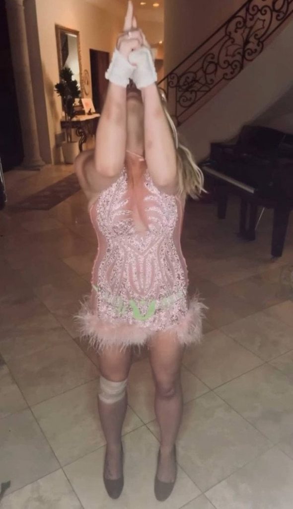 Britney Spears zeigt blaue Flecken und Fotos