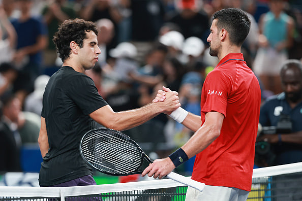 Novak Djoković überwindet Schmerzen – Sieg in Shanghai