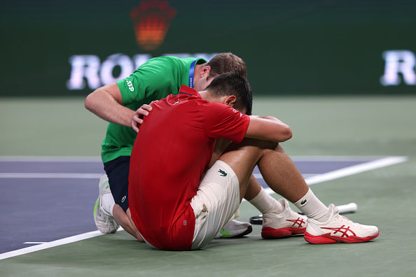Novak Djoković überwindet Schmerzen – Sieg in Shanghai