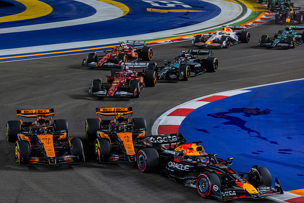 Mercedes dominiert, McLaren im Teamkonflikt