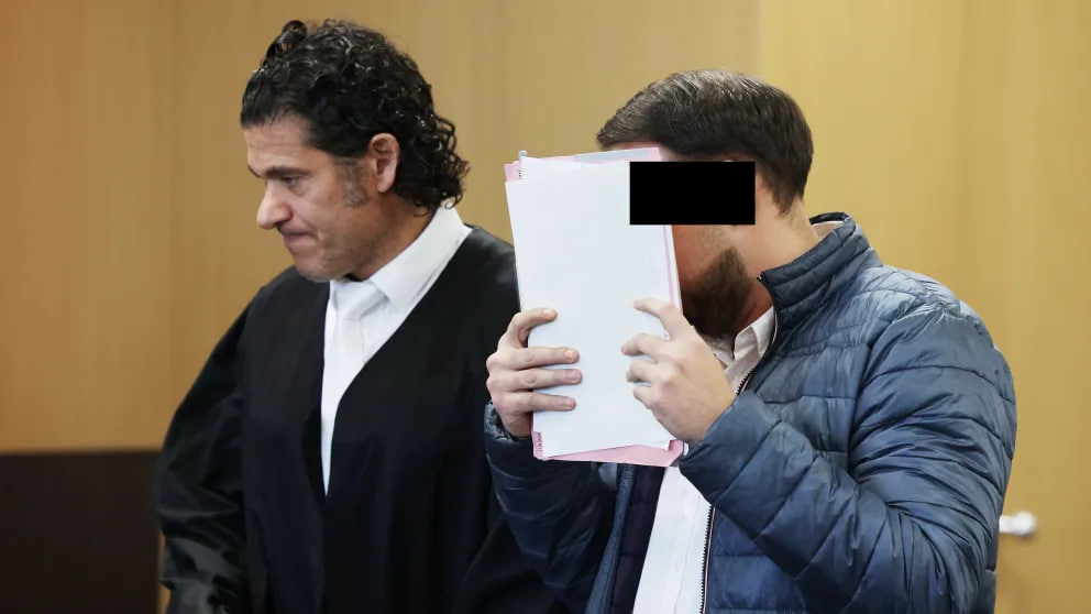 Prozess in Düsseldorf: BMW-Fahrer überfährt Rivalen