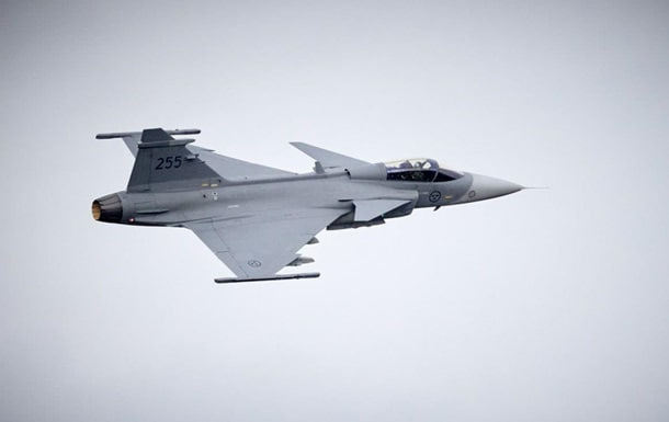 Die Ukraine erhält bis zu 150 schwedische Kampfjets Gripen: wie viele besitzt Deutschland? Gripen für Ukraine: Lieferung und deutsche Luftflotte
