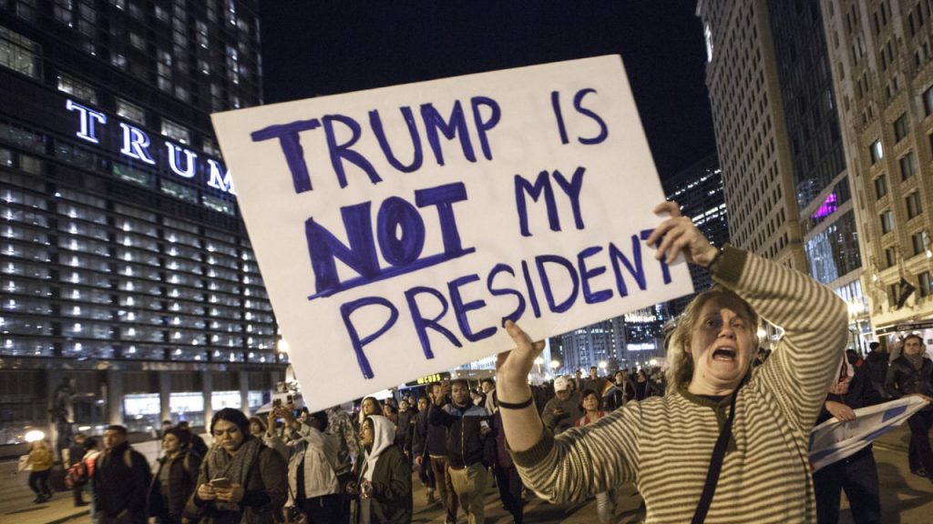 Donald Trumps Beliebtheit in den USA sinkt stark