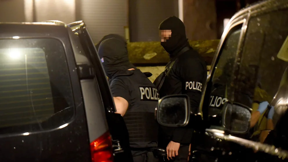 Razzia in Büttelborn: Polizei durchsucht Wohnung wegen Darknet