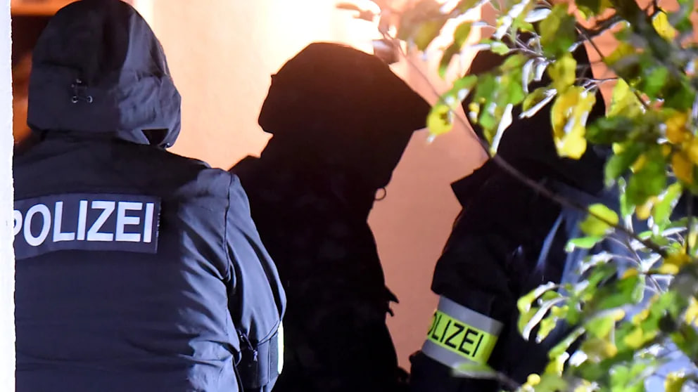 Razzia in Büttelborn: Polizei stürmt Wohnung wegen mutmaßlicher Darknet-Verbindungen Razzia in Büttelborn: Polizei durchsucht Wohnung wegen Darknet