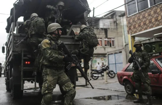 Blutige Operation in Rio: Über 130 Tote bei größtem Polizeieinsatz Blutige Razzia in Rio: Details der Polizeioperation