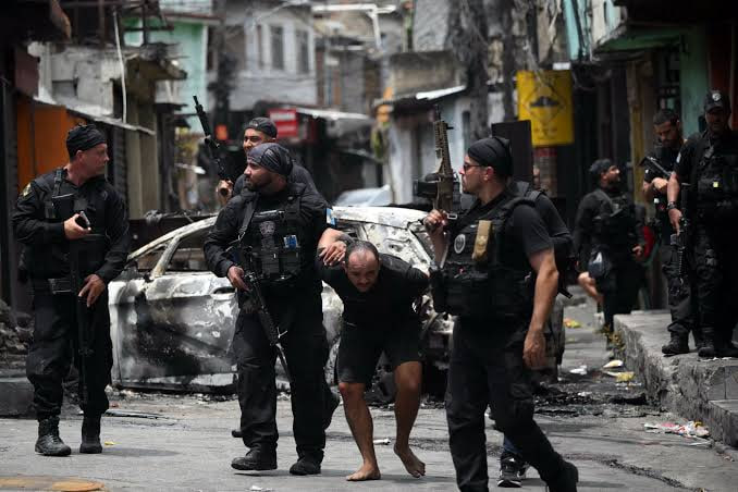 Blutige Razzia in Rio: Details der Polizeioperation