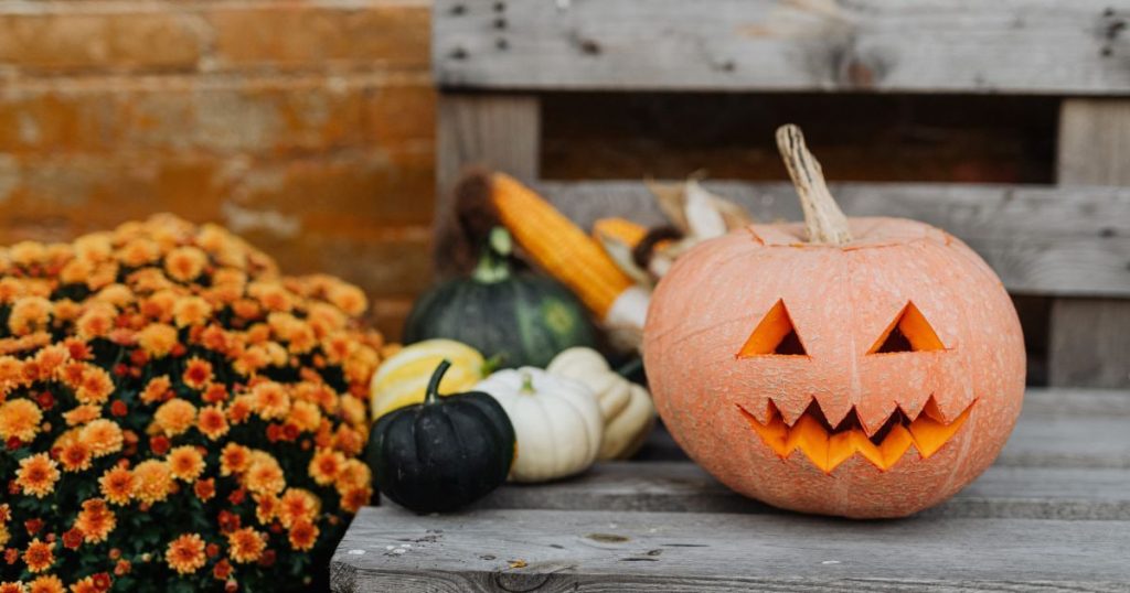 Halloween 2025: Geschichte des Feiertags, Traditionen und Glückwünsche in SMS und Bildern Halloween 2025: Geschichte, Traditionen und Glückwünsche