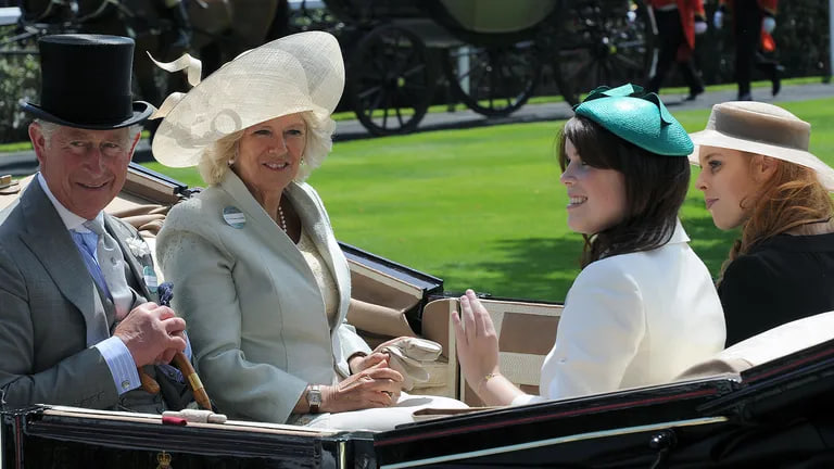 Wie Kate Middleton und Königin Camilla Prinz Andrews Titelentzug beeinflussten Kate Middleton und Camilla: Warum Andrew seine Titel verlor