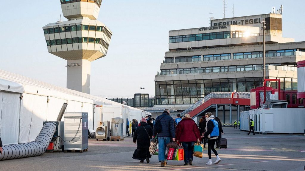 Berlin schließt das Flüchtlingszentrum in „Tegel“: warum und wohin die Menschen umziehen Berlin schließt Flüchtlingszentrum in Tegel: wie es weitergeht