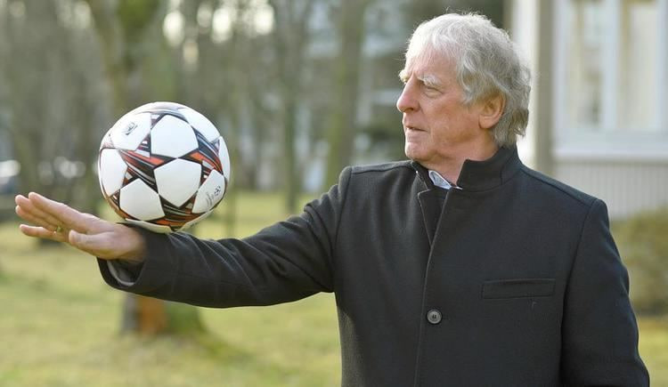 Erich Rutemöller – Geschichte und Erfolge einer Fußballlegende Erich Rutemöller – deutsche Fußballlegende