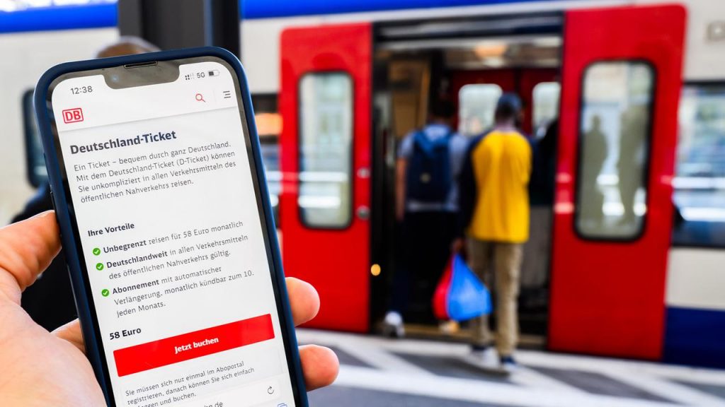 Mit dem Deutschlandticket quer durchs Land: Günstig reisen mit Bus und Bahn Deutschlandticket: Günstig reisen mit Bus und Bahn