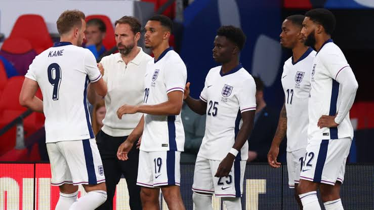 England – Serbien: Prognose zum WM-Qualifikationsspiel 2026 und wo man die Partie sehen kann England – Serbien: Prognose und TV-Übertragung