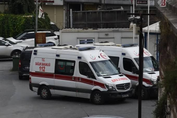 Tragödie in Istanbul: Hamburger Familie stirbt durch chemische Vergiftung Chemische Vergiftung fordert Leben einer Hamburger Familie