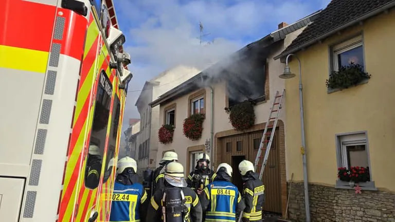 Tragödie in Schwabenheim: Zwei Menschen sterben bei Hausbrand Hausbrand in Schwabenheim fordert zwei Todesopfer