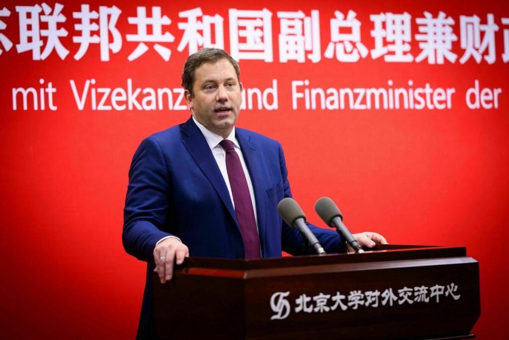 Lars Klingbeil's China-Besuch: Zwischen Dialog und Dilemma