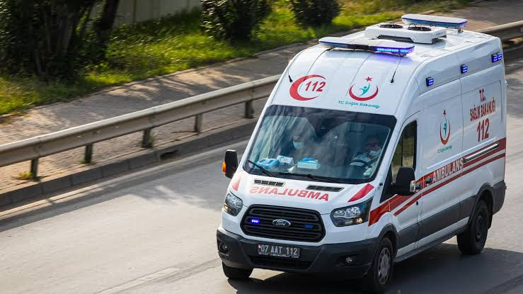 Grausamer Werkstatt-Angriff in der Türkei: Jugendlicher stirbt nach Misshandlung mit Luftkompressor Jugendlicher stirbt nach Kompressor-Angriff in Werkstatt