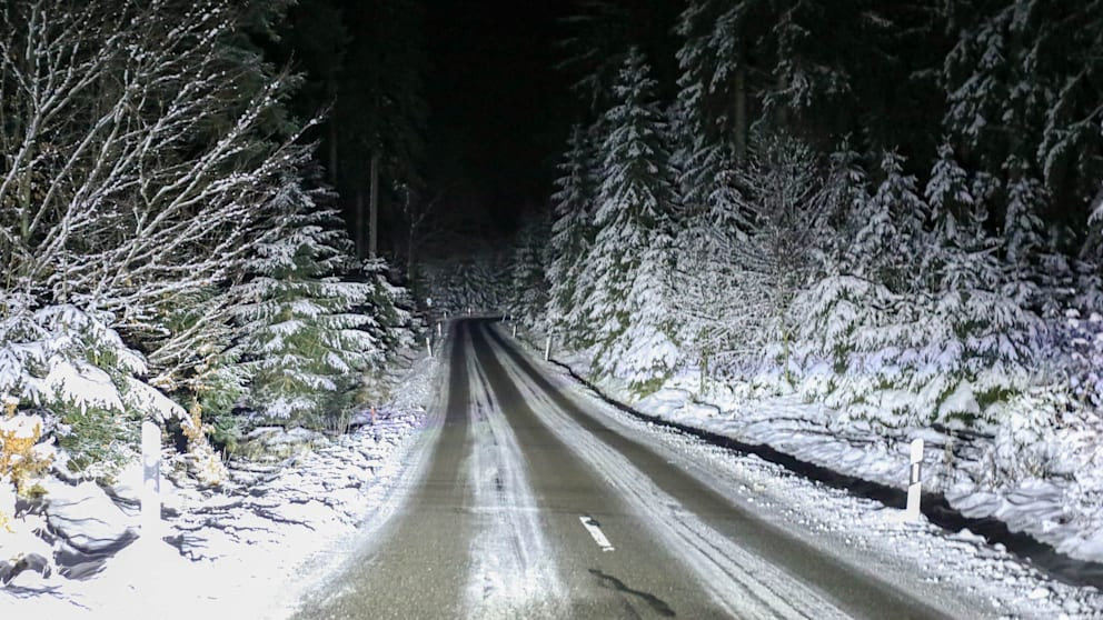 Eisregen in Deutschland: Glätte, Unfälle und Kälte