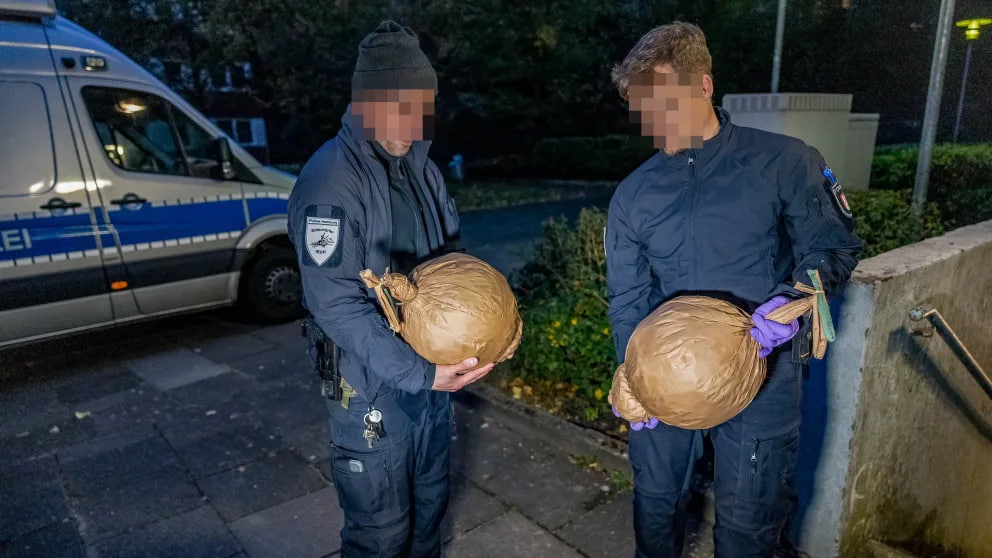 Razzia in Berlin: Über 800 Kilo illegale Böller sichergestellt – Gefahr für Leben und Gesundheit Polizei sichert 800 Kilo illegale Böller in Berlin
