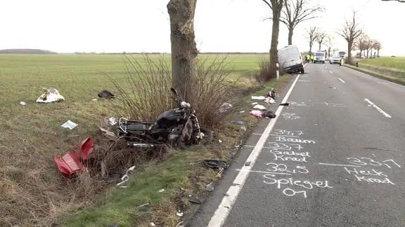 Tödlicher Unfall bei Gestorf: Transporter kollidiert mit Motorrad