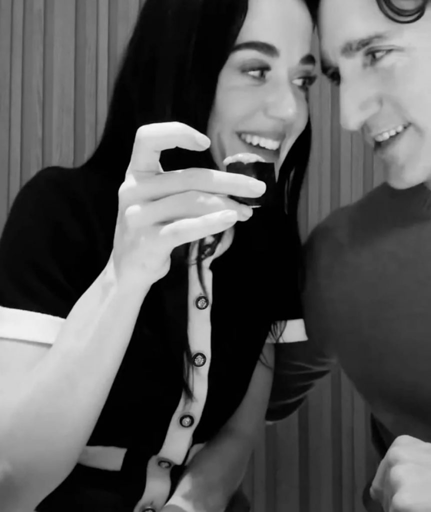Katy Perry und Trudeau zeigen ihre Liebe in Tokio