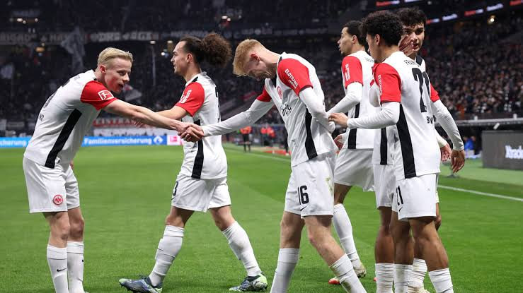 Barcelona – Eintracht Frankfurt: Prognose und wo das Champions-League-Spiel am 9. Dezember 2025 zu sehen ist Barcelona – Eintracht: Prognose und TV am 9. Dezember