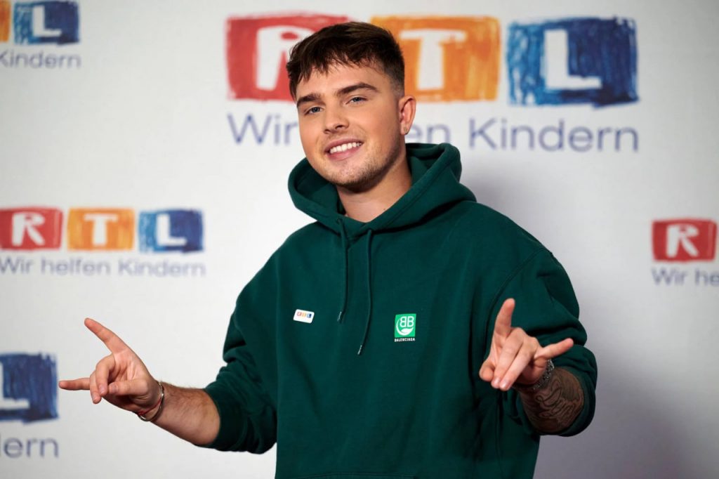 Wer ist Mike Singer? Teilnahme an The Voice Kids und DSDS, Karriere, Familie und Biografie Mike Singer aus The Voice Kids & DSDS: Biografie und Karriere