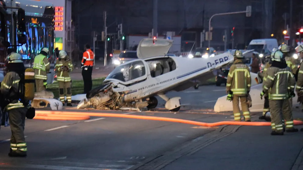 Notlandung eines Segelflugzeugs in Mannheim (Aktualisiert)