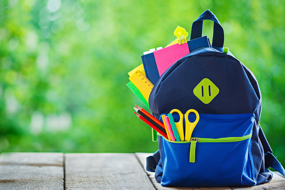 Wie man einen Schulrucksack auswählt, der dem Kind nicht schadet Schulrucksack richtig wählen ohne Schaden für den Rücken
