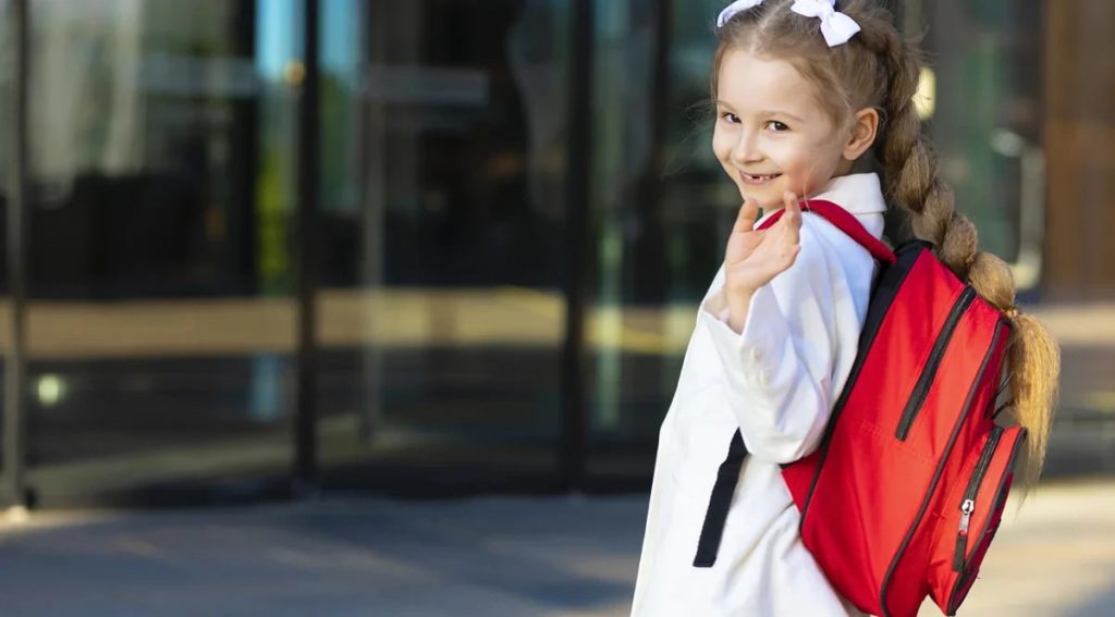 Schulrucksack richtig wählen ohne Schaden für den Rücken