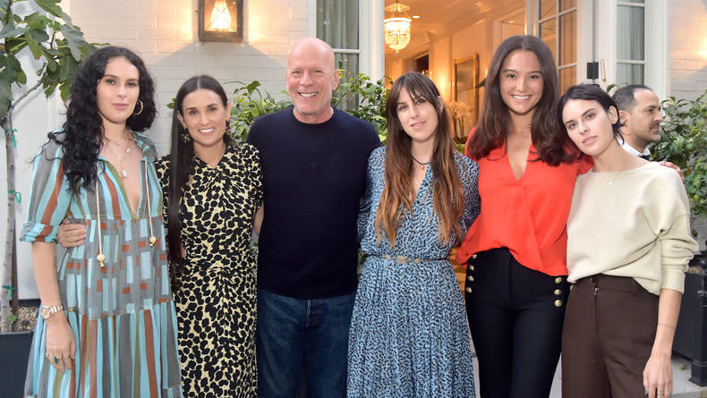 Bruce Willis’ Ehefrau erzählt offen, wie ihre heutigen Feiertage aussehen Bruce Willis: Ehefrau über Feiertage mit Demenz