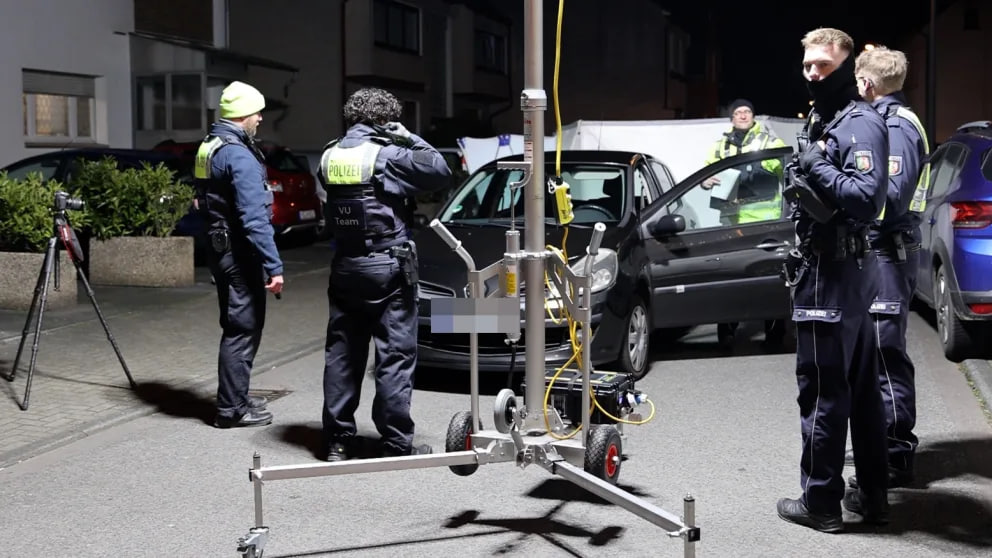 Senior stirbt nach Verkehrsunfall vor Wohnhaus in Köln