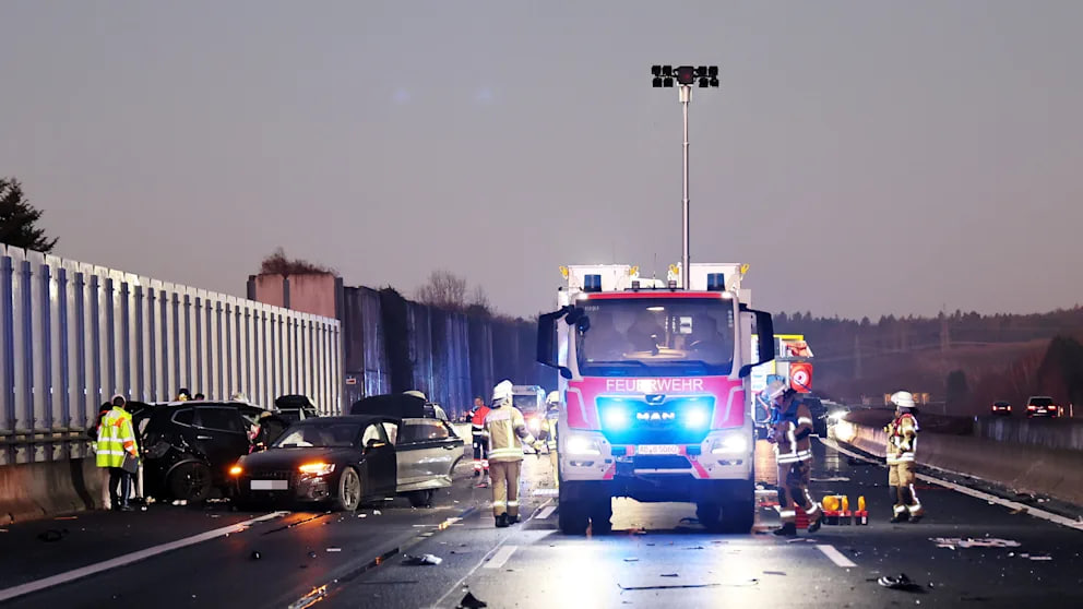 A3 bei Aschaffenburg: Massencrash blockiert Autobahn