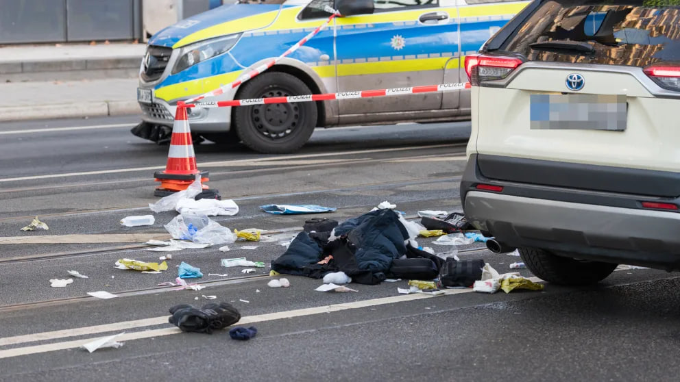 Unbekannter schießt zehnmal auf Taxi in Düsseldorf