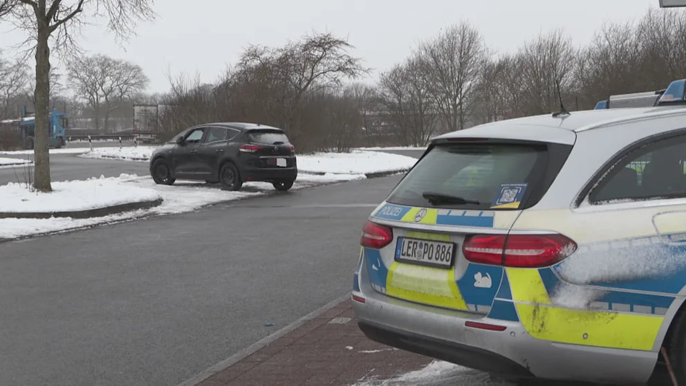 Drama auf Autobahnparkplatz: Autofahrer tot im Wagen entdeckt Autofahrer stirbt auf Parkplatz an der A28 bei Leer
