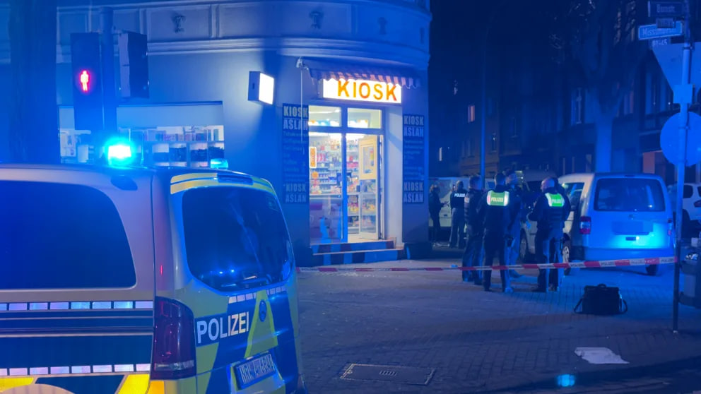 Schüsse im Kiosk in Dortmund: 31-Jähriger schwer verletzt, Polizei ermittelt Schüsse im Dortmunder Kiosk verletzen 31-Jährigen schwer
