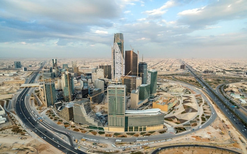 Was Deutsche in Saudi-Arabien tun sollten: Wie man nach der Eskalation rund um den Iran im Jahr 2026 nach Deutschland zurückkehrt Deutsche in Saudi-Arabien: Kontakte und Adressen der Botschaft