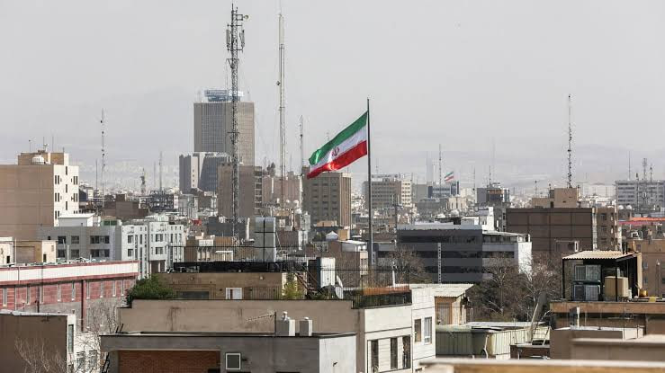 Im Iran wurde ein neuer Oberster Führer gewählt – sein Name bleibt vorerst geheim Iran wählt neuen Obersten Führer – Name bleibt geheim